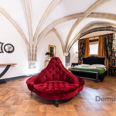 Piazza San Domenico Suite By Domusextra Naples Luaran gambar