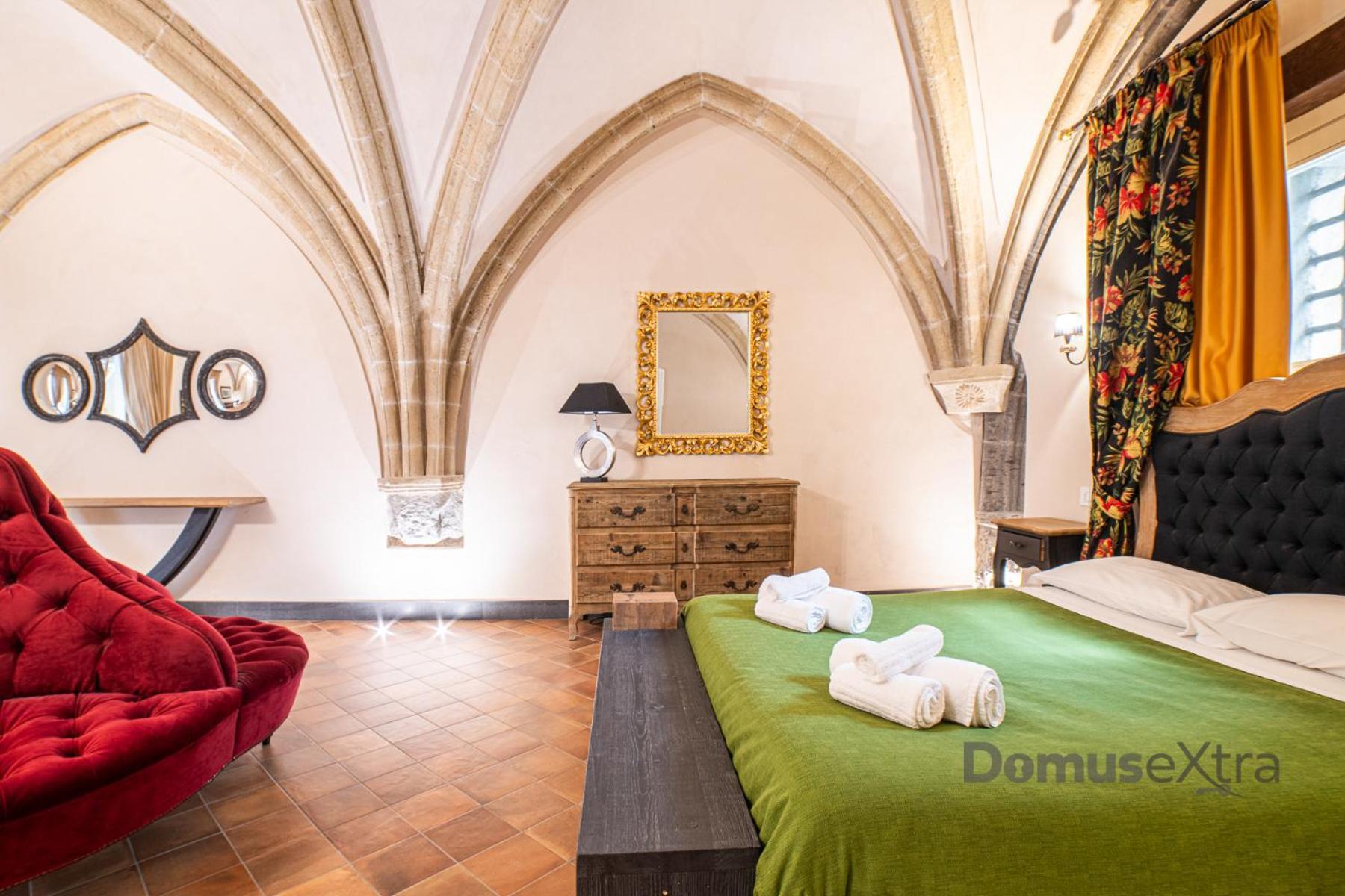 Piazza San Domenico Suite By Domusextra Naples Luaran gambar