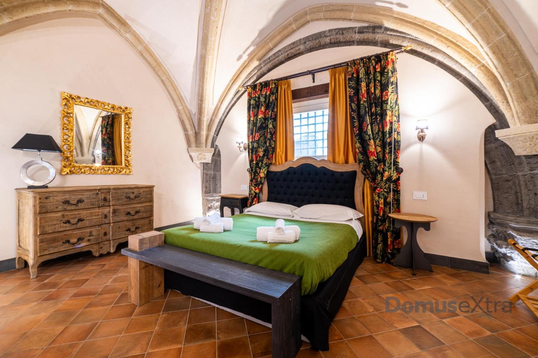 Piazza San Domenico Suite By Domusextra Naples Luaran gambar