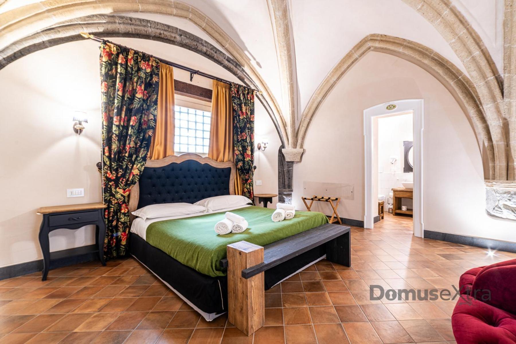 Piazza San Domenico Suite By Domusextra Naples Luaran gambar