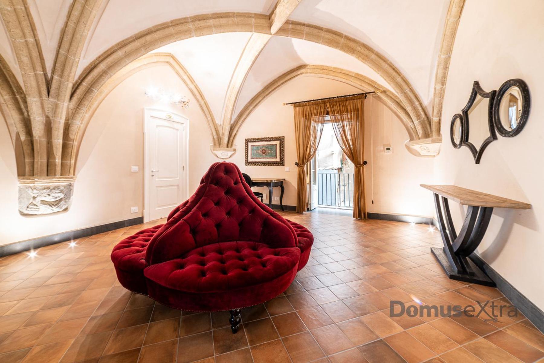 Piazza San Domenico Suite By Domusextra Naples Luaran gambar
