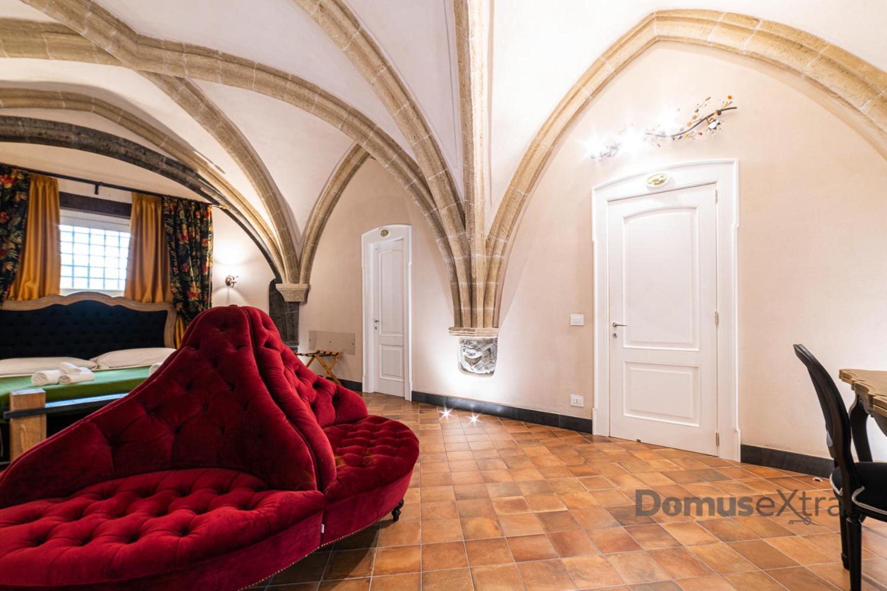 Piazza San Domenico Suite By Domusextra Naples Luaran gambar